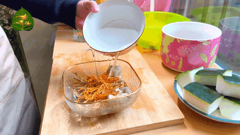 044517ld3dy070ecza83k7.gif