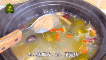 045821zwibo3jddodd0jdj.gif