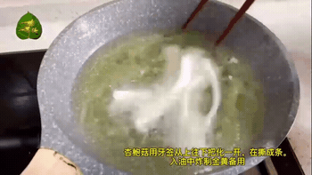 103426w0066j6x4hnghig9.gif