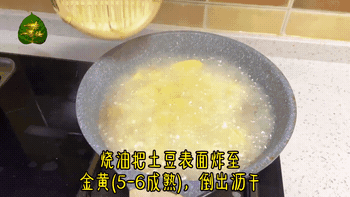 065552yvb773maya377apw.gif